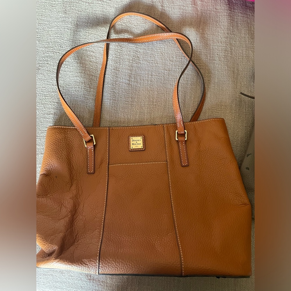 Dooney&Bourke - Picture 2 of 2